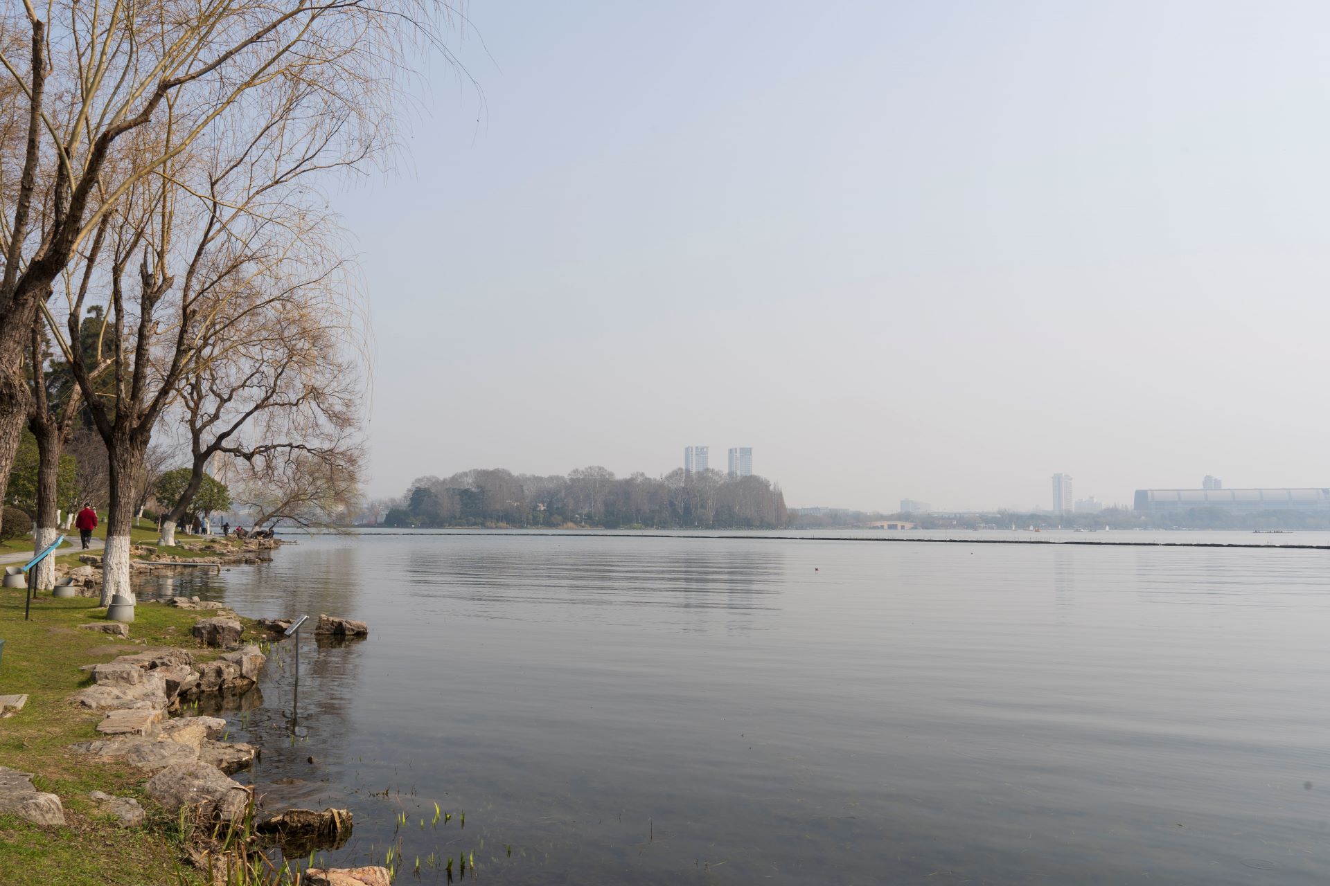 安静的湖面